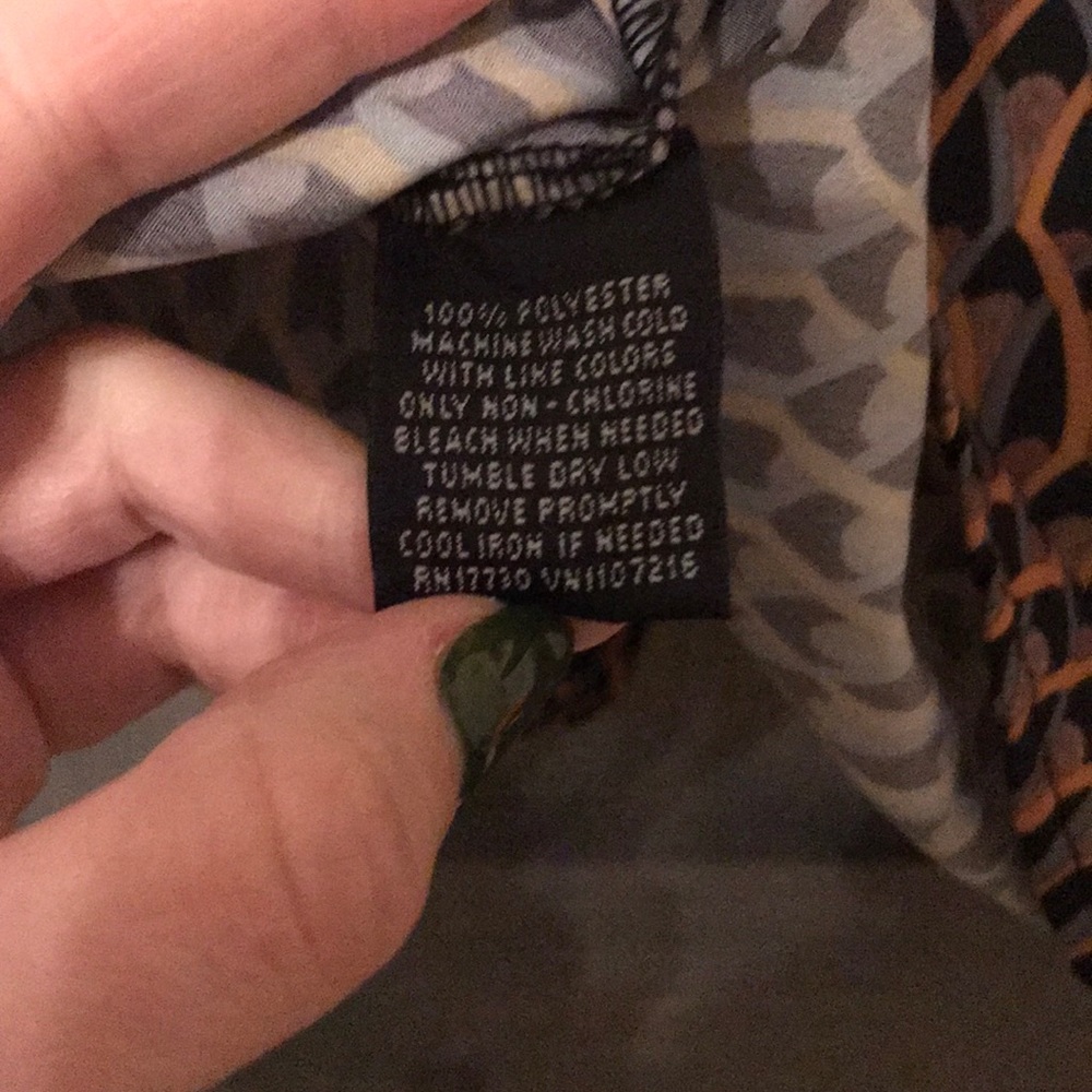 Mossimo Button Up - Picture 6 of 6